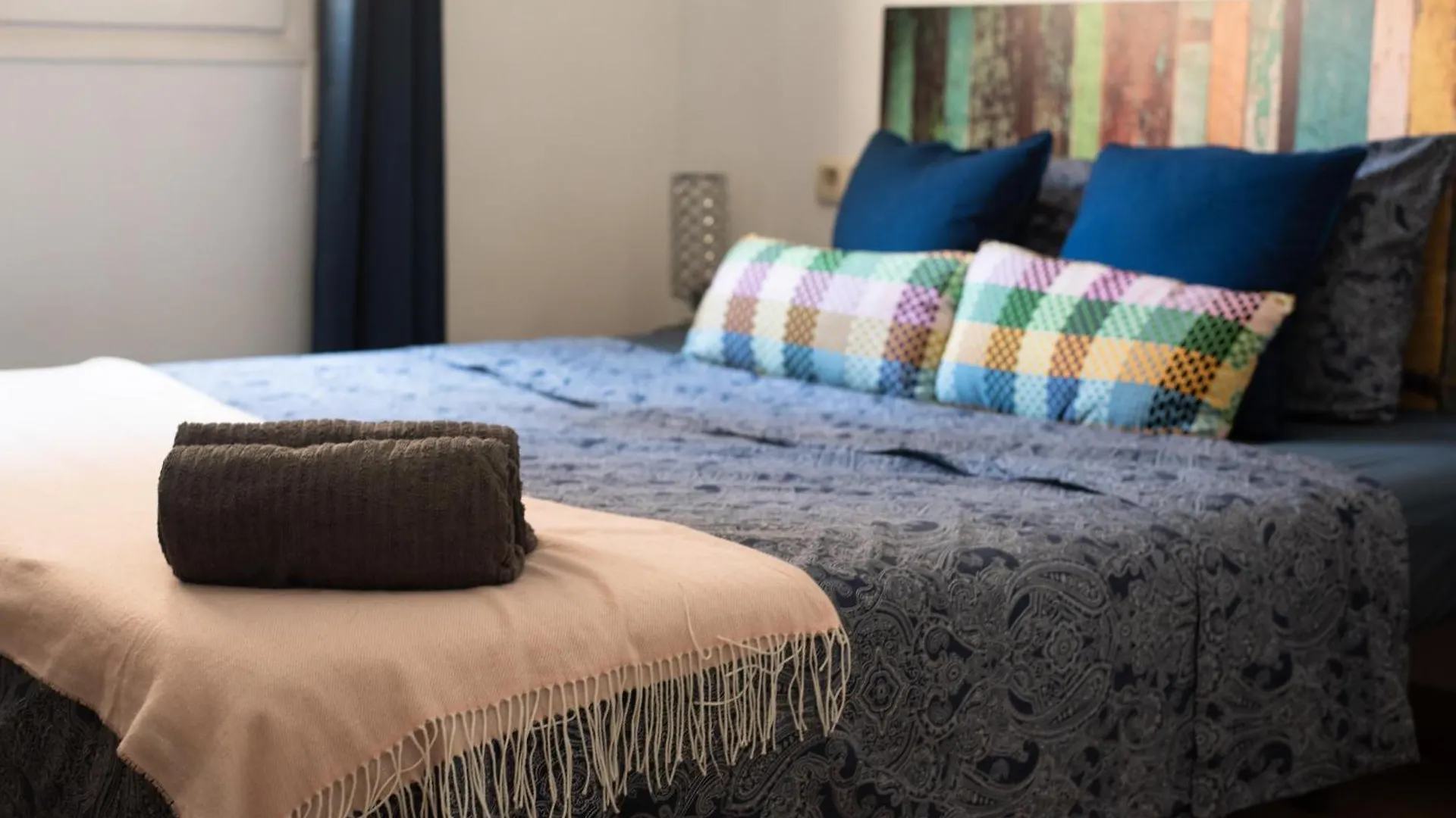Barcelona Rooms - Sils Hostel