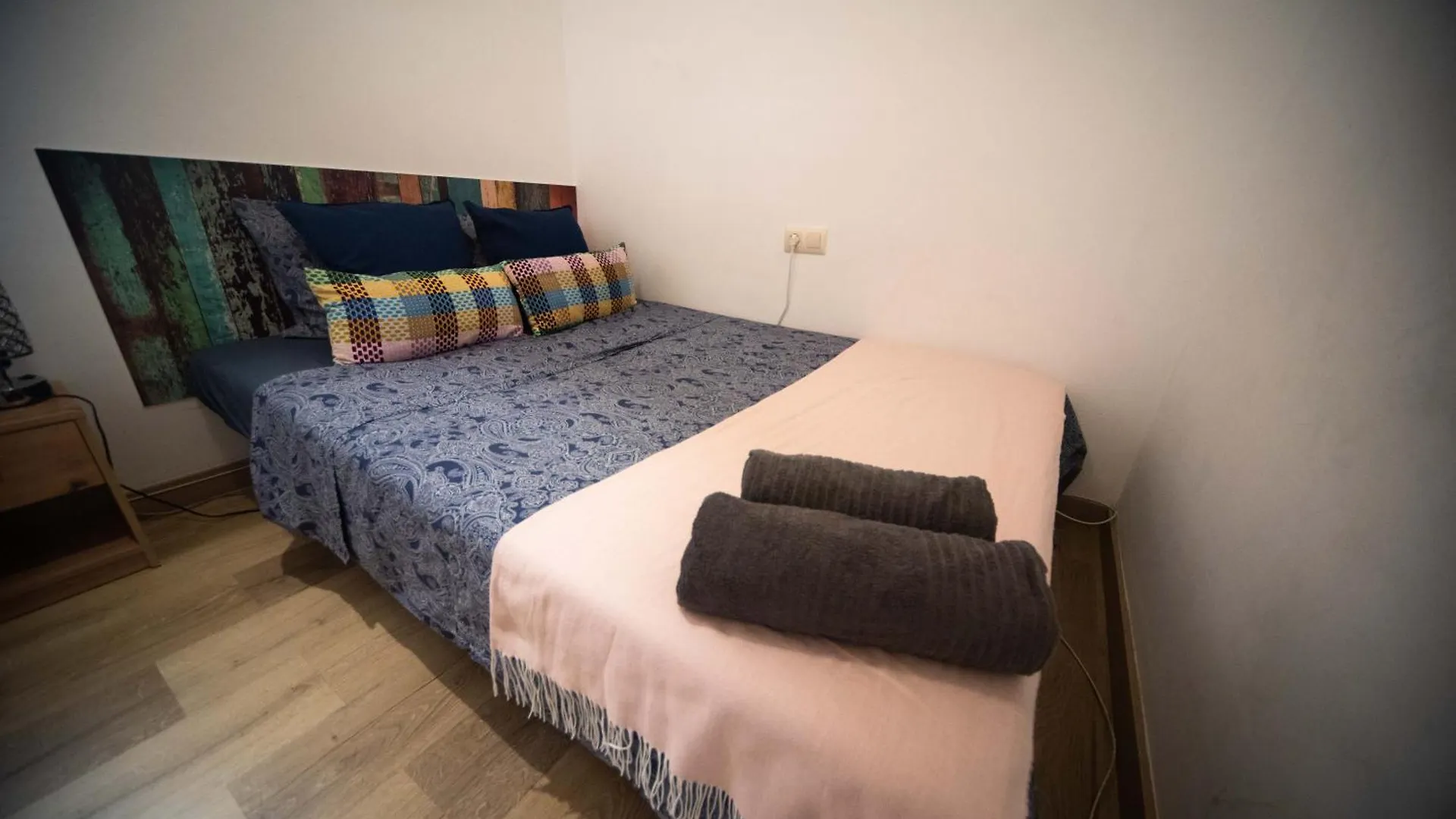 Hostel Barcelona Rooms - Sils Spain